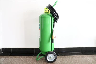 Czy gaśnicę garażową można stosować do gaszenia pożaru oleju?